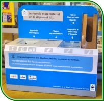 Borne de recyclage Vu dans un magasin Castorama
